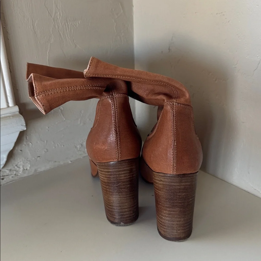 Vero Cuoio Tan Leather Heeled Booties